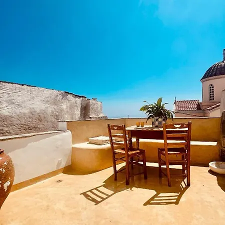 Th_eros House Istérnia